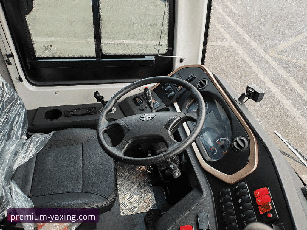 亚星客车内饰深度解析：传统印象 vs 创新体验，品质如何重塑旅途？